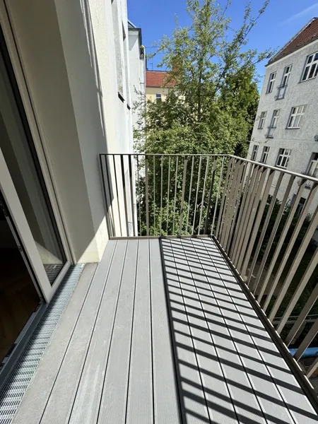 Moderne möblierte Balkonwohnung - Perfekt für Singles! — photo 1